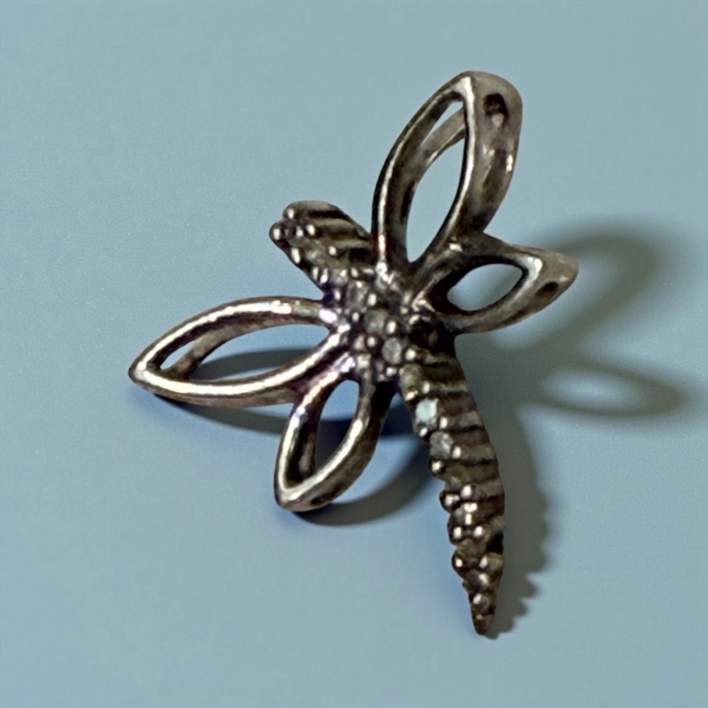 10KT white Gold Diamond Dragonfly pendant